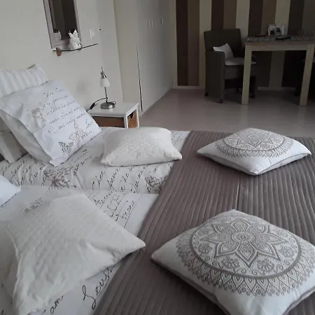 De Spiegel Bed and Breakfast Schagen